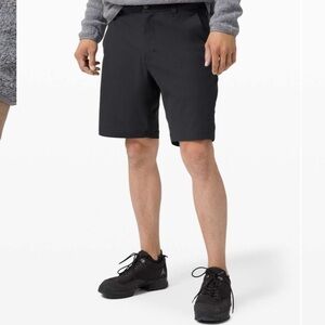 Lululemon Commission Classic Fit Shorts 9”  Mens 34